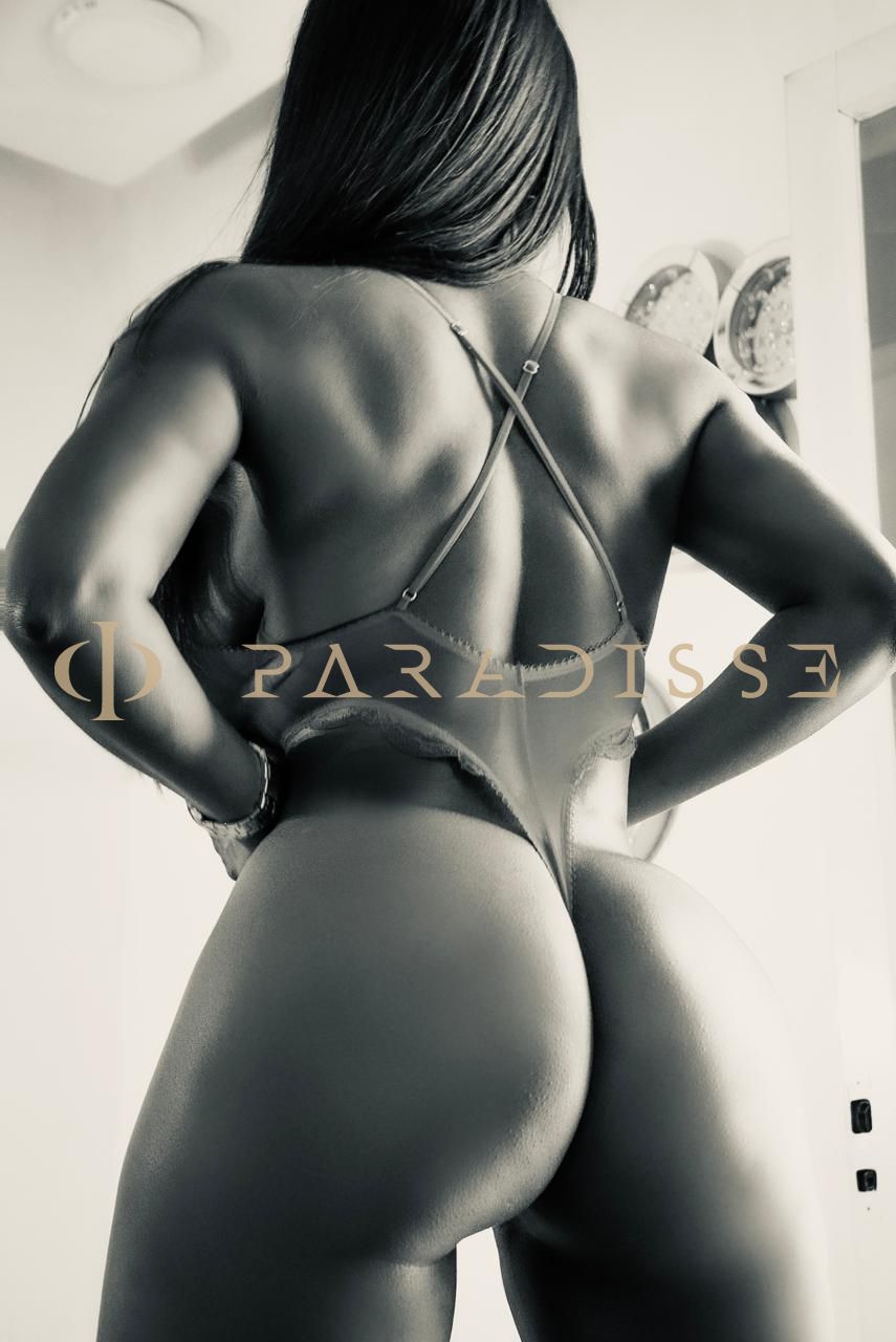 Escorts VIP Paradisse - Cristal